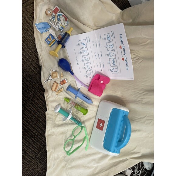 Kids Play Doctor Set W Carrying Case Blood Pressure Cuff Glasses Patient Sheet - Picture 4 of 7